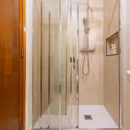 Velho - Skyline Apartment *
