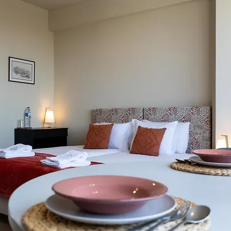 Velho - Skyline Apartment